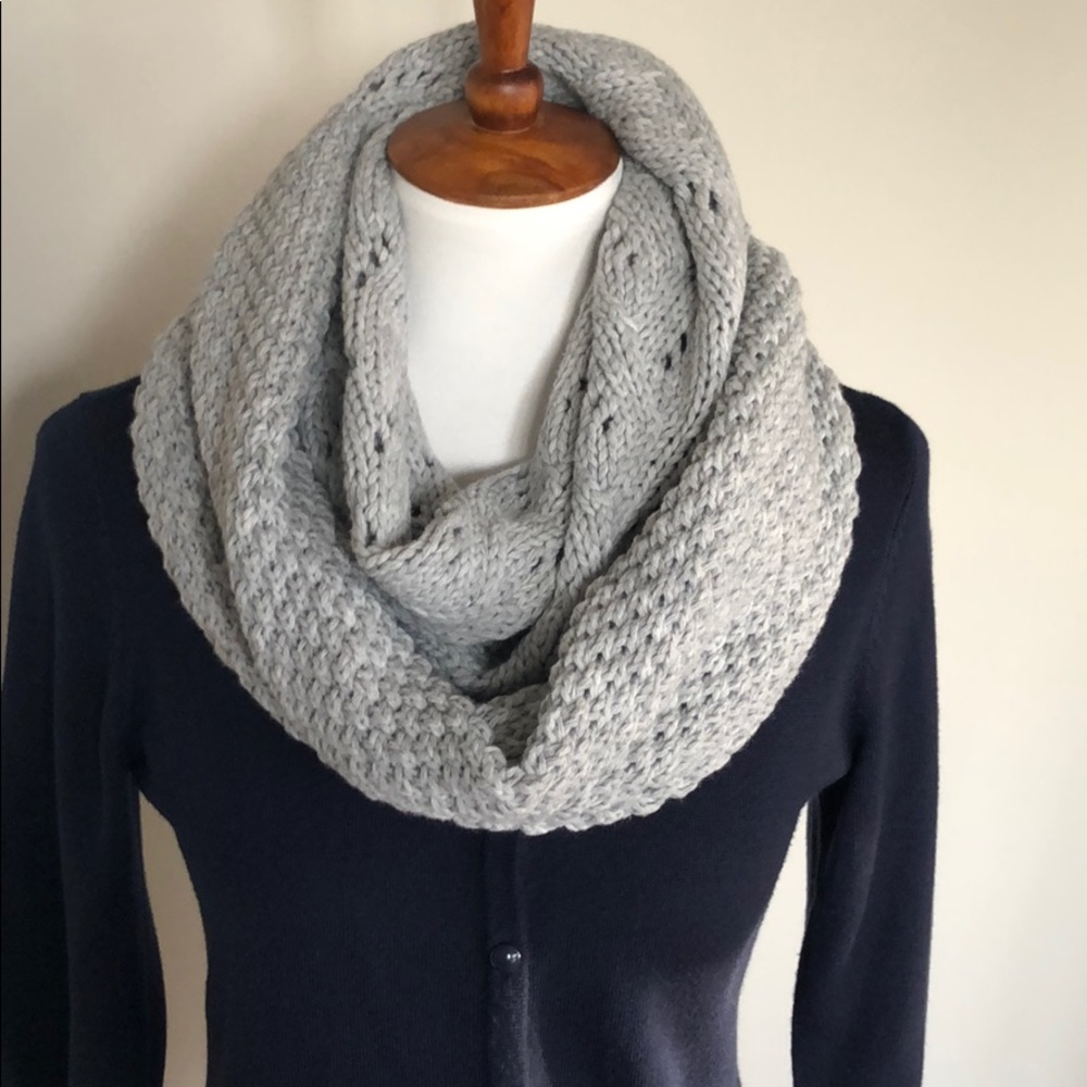 Gray Banana Republic infinity scarf